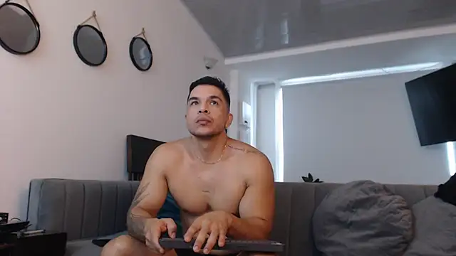 estebandelouis online show from 03/03/25, 01:34