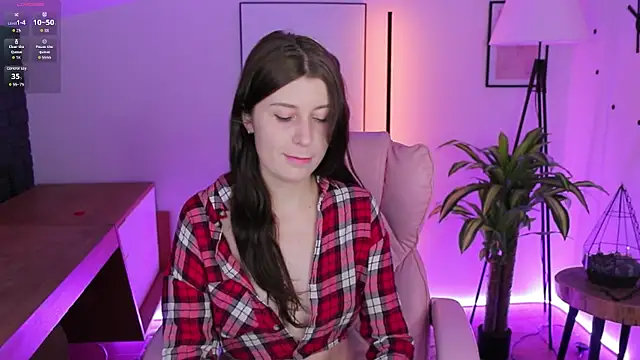 Hailey Green online show from 11/24/25, 09:48