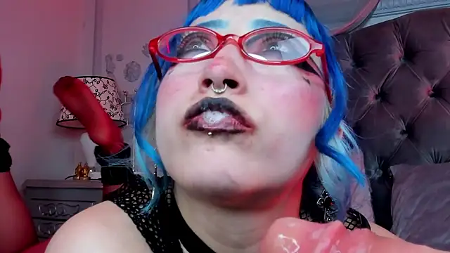 Snapshot of Blue_berry1 chatting on 02/08/25, 12:38 Blue berry1 online show from 02/08/25, 12:38