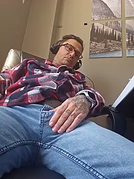 dadbod1178 online show from 02/20/25, 07:41