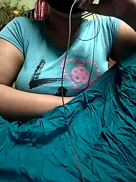 Snapshot of Nilanjona-Ray chatting on 12/18/25, 01:55 Nilanjona-Ray online show from 12/18/25, 01:55