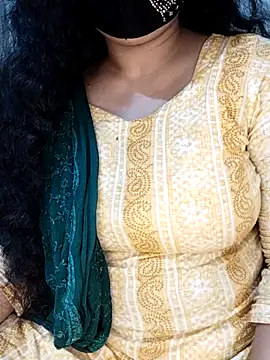 Snapshot of Nilanjona-Ray chatting on 12/17/25, 09:47 Nilanjona-Ray online show from 12/17/25, 09:47