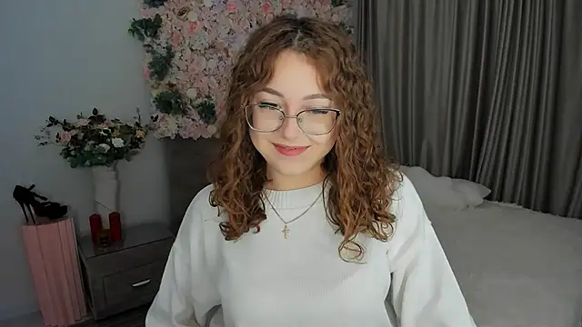 SereneFlame online show from 09/25/25, 04:02