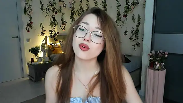 SereneFlame online show from 04/22/26, 04:03