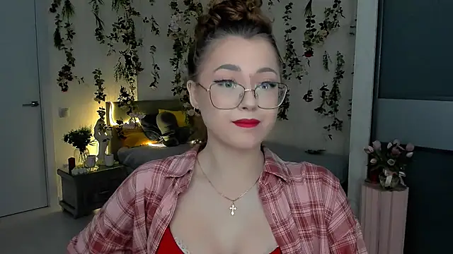 SereneFlame online show from 04/21/26, 04:02