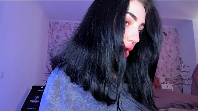 Snapshot of NancyLovee_ chatting on 06/02/26, 01:44 NancyLovee online show from 06/02/26, 01:44