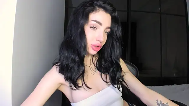 Snapshot of NancyLovee_ chatting on 10/17/25, 07:04 NancyLovee online show from 10/17/25, 07:04