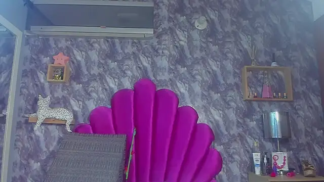 EMMAPARISS online show from 11/28/25, 11:43