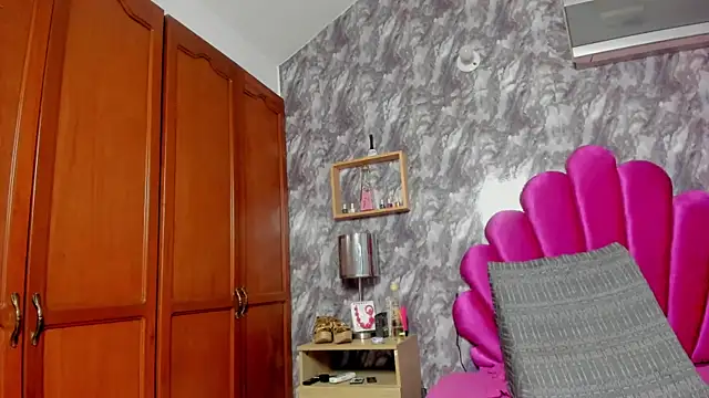 EMMAPARISS online show from 03/13/25, 03:17