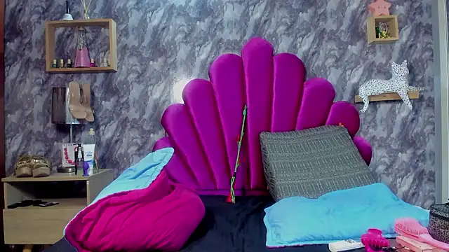 EMMAPARISS online show from 01/17/26, 11:58