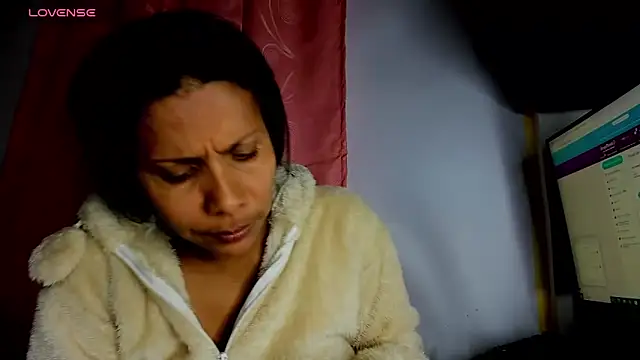 Snapshot of Nenita_Hot_ chatting on 09/10/25, 03:38 Nenita Hot online show from 09/10/25, 03:38