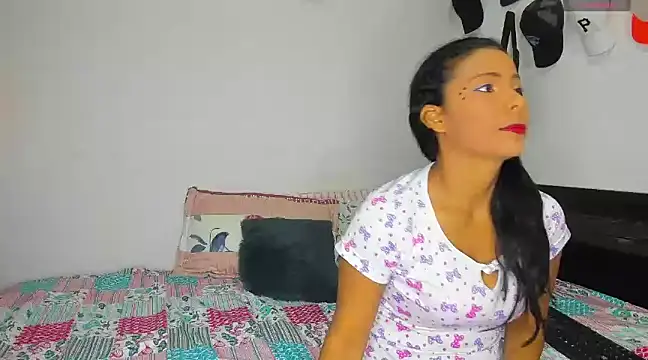 Snapshot of Nenita_Hot_ chatting on 03/14/25, 06:39 Nenita Hot online show from 03/14/25, 06:39