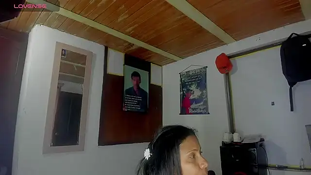 Snapshot of Nenita_Hot_ chatting on 11/04/25, 11:30 Nenita Hot online show from 11/04/25, 11:30