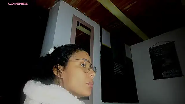 Snapshot of Nenita_Hot_ chatting on 09/29/25, 01:45 Nenita Hot online show from 09/29/25, 01:45