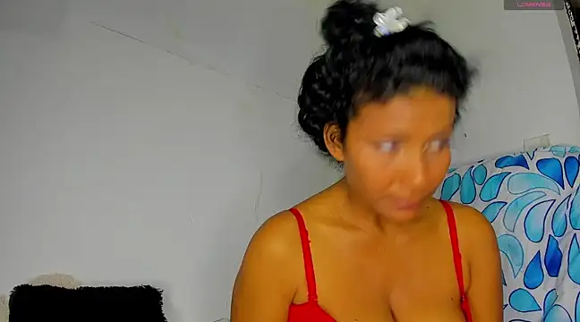 Snapshot of Nenita_Hot_ chatting on 03/05/25, 01:21 Nenita Hot online show from 03/05/25, 01:21