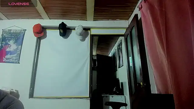 Snapshot of Nenita_Hot_ chatting on 10/09/25, 01:28 Nenita Hot online show from 10/09/25, 01:28