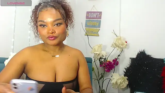 Snapshot of gianna_smith chatting on 02/15/25, 10:22 gianna smith online show from 02/15/25, 10:22