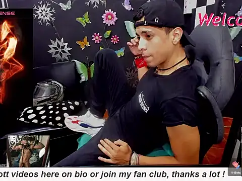 Snapshot of MikeRose94 chatting on 10/10/25, 07:47 MikeRose94 online show from 10/10/25, 07:47