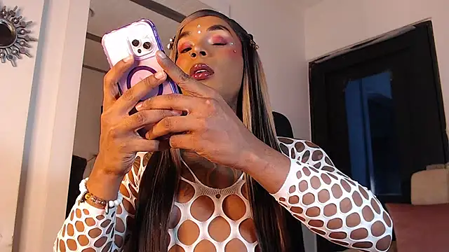 Snapshot of mistressbigcock777 chatting on 10/26/25, 05:30 mistressbigcock777 online show from 10/26/25, 05:30