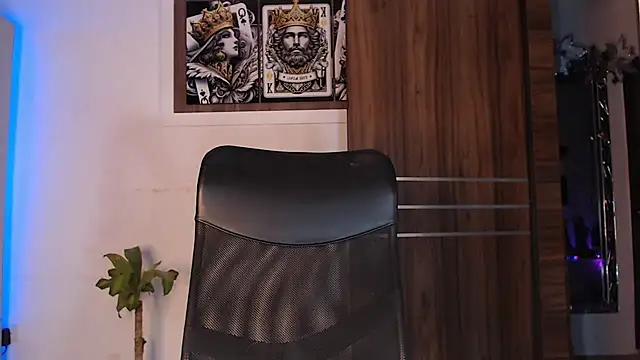 Snapshot of mistressbigcock777 chatting on 02/26/26, 04:56 mistressbigcock777 online show from 02/26/26, 04:56