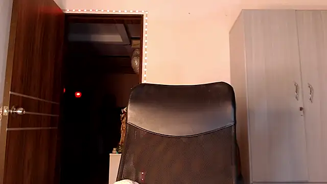 mistressbigcock777 online show from 05/08/26, 06:39