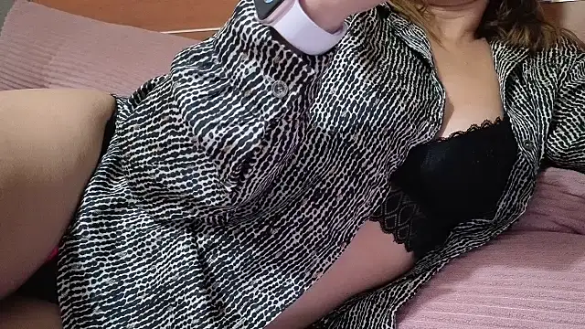 ScarletScarlet15 online show from 10/26/25, 02:17