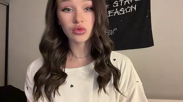 ur molly online show from 11/18/25, 12:08