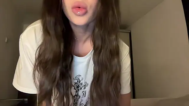 ur molly online show from 09/28/25, 12:56