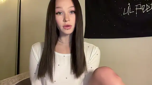 ur molly online show from 11/03/25, 01:37