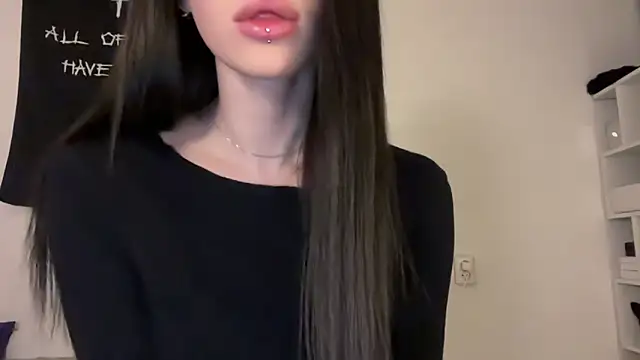 ur molly online show from 10/21/25, 02:11