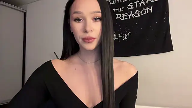 ur molly online show from 12/18/25, 09:03