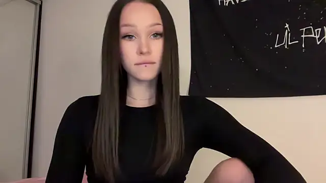 ur molly online show from 10/27/25, 02:40