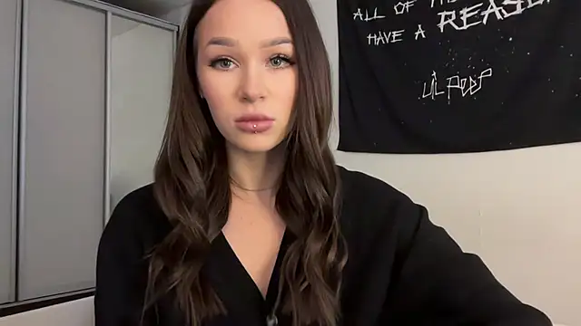 ur molly online show from 12/15/25, 06:08