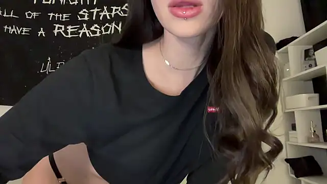 ur molly online show from 10/17/25, 01:02