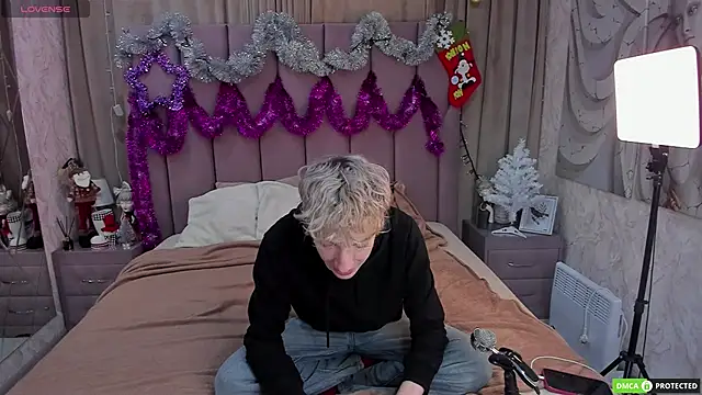 TrevorBenson online show from 12/15/25, 03:23