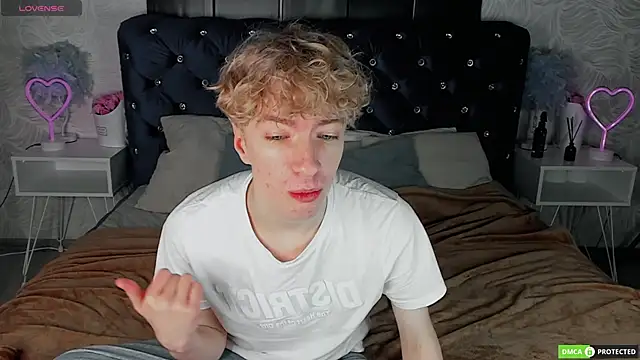 TrevorBenson online show from 10/06/25, 03:19