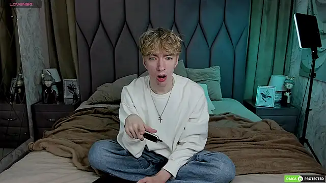 TrevorBenson online show from 10/09/25, 03:18