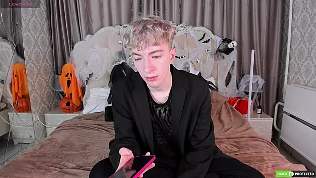 TrevorBenson online show from 10/24/25, 02:54