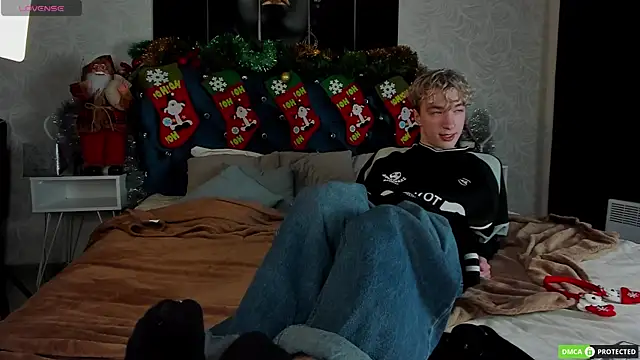 TrevorBenson online show from 12/20/25, 03:42