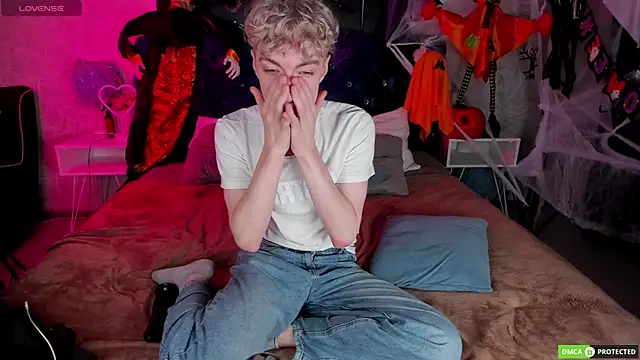 TrevorBenson online show from 10/26/25, 06:08