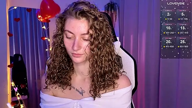 Snapshot of lady_curls chatting on 02/26/25, 11:52 lady curls online show from 02/26/25, 11:52