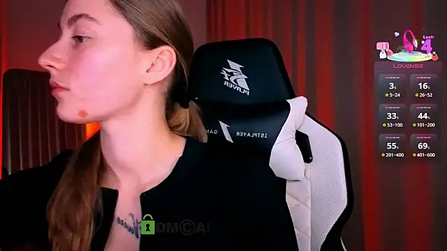 Snapshot of lady_curls chatting on 02/20/26, 11:50 lady curls online show from 02/20/26, 11:50