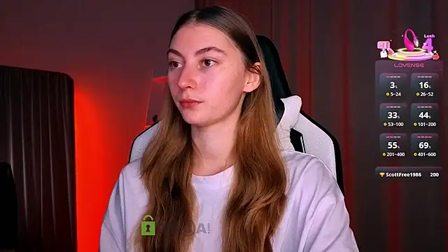 Snapshot of lady_curls chatting on 02/04/26, 11:44 lady curls online show from 02/04/26, 11:44