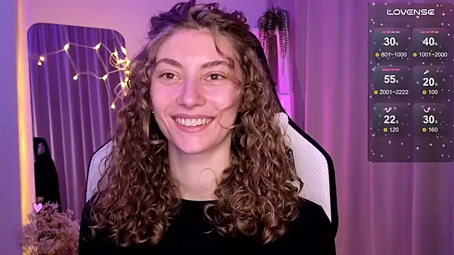 Snapshot of lady_curls chatting on 03/09/25, 03:01 lady curls online show from 03/09/25, 03:01