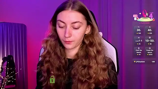 Snapshot of lady_curls chatting on 01/08/26, 11:00 lady curls online show from 01/08/26, 11:00