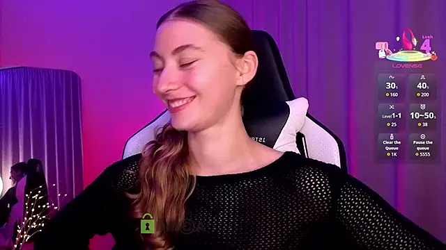 Snapshot of lady_curls chatting on 01/12/26, 11:31 lady curls online show from 01/12/26, 11:31