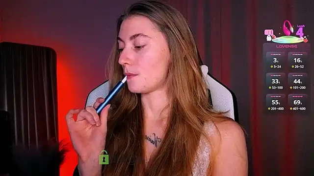 Snapshot of lady_curls chatting on 02/25/26, 11:37 lady curls online show from 02/25/26, 11:37