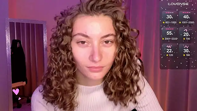 Snapshot of lady_curls chatting on 01/20/25, 10:59 lady curls online show from 01/20/25, 10:59