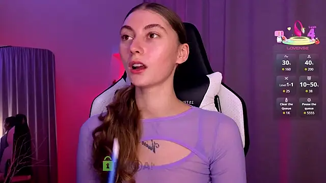 Snapshot of lady_curls chatting on 01/11/26, 11:33 lady curls online show from 01/11/26, 11:33