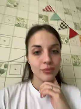 Snapshot of AmiLavs chatting on 01/04/25, 11:00 AmiLavs online show from 01/04/25, 11:00